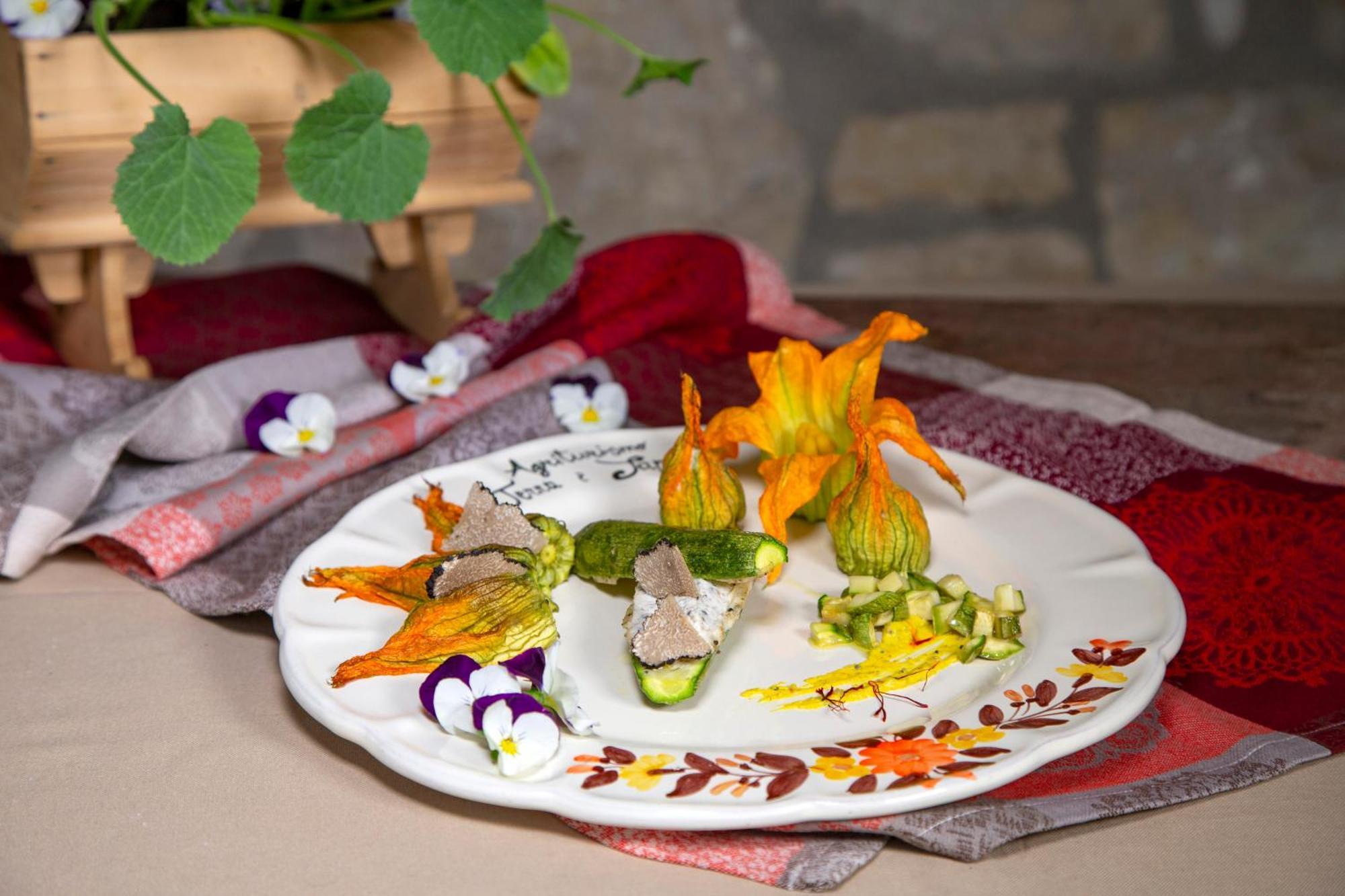 Agriturismo Terra E Sapori Campodipietra Bagian luar foto