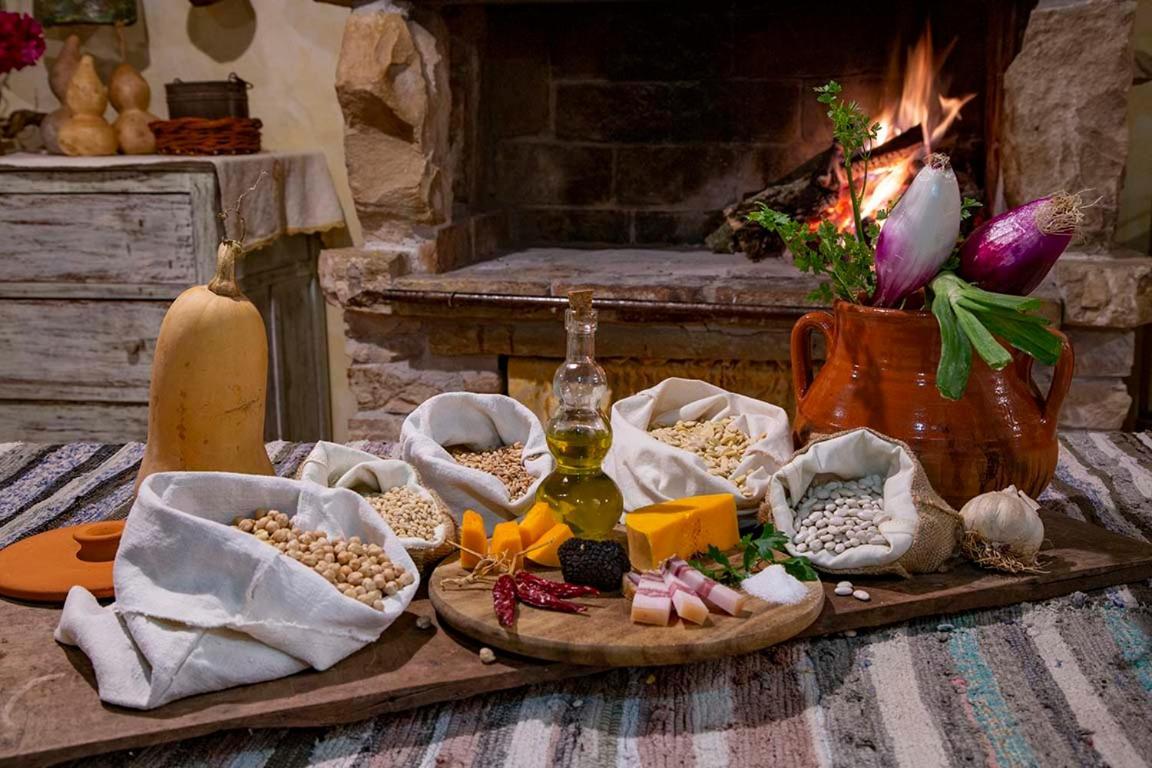 Agriturismo Terra E Sapori Campodipietra Bagian luar foto