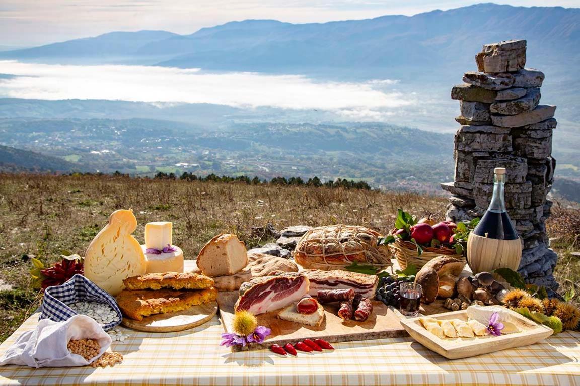 Agriturismo Terra E Sapori Campodipietra Bagian luar foto